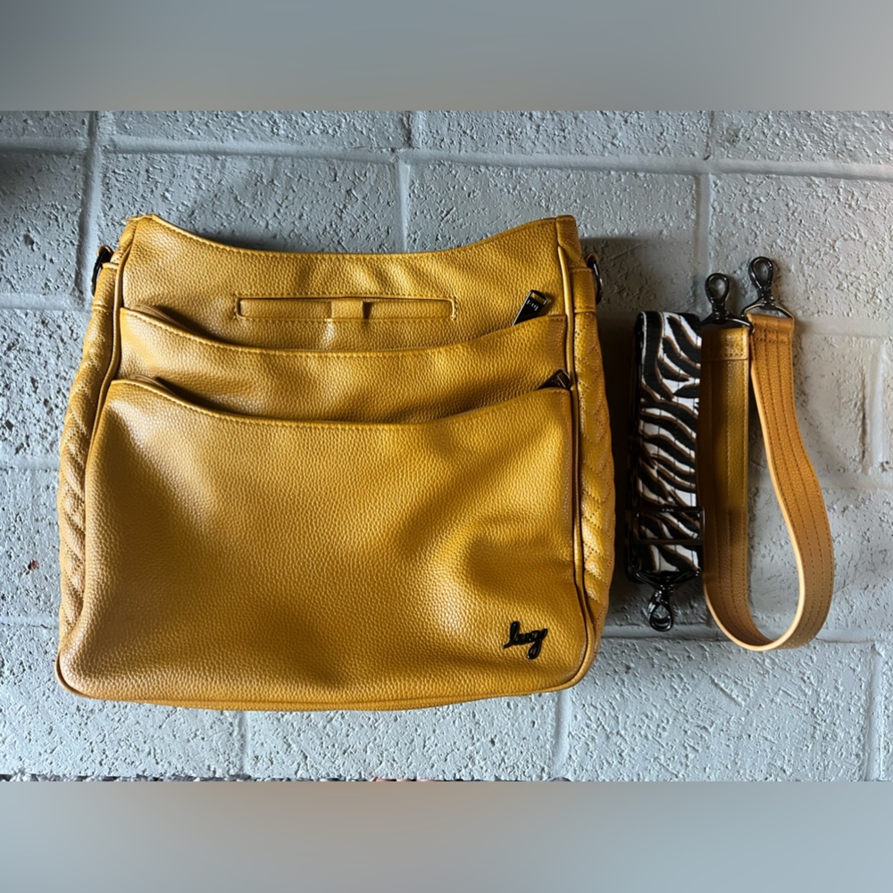 Lug Classic VL Messenger with Crossbody Strap - Amber Yellow - Picture 4 of 6